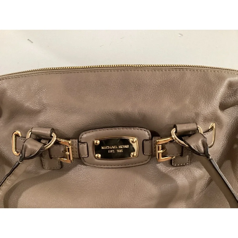 Authentic Michael Kors Hamilton Satchel Beautiful taupe 